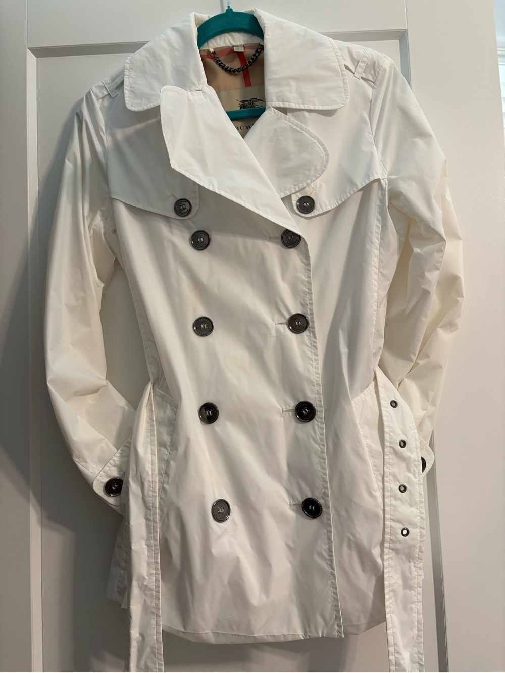 Burberry White Nylon Double-Breasted Trench Jacket with Belt - Picture 4 of 12